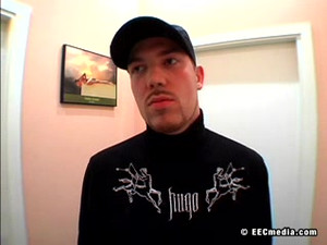 Развратные студентки облизывают члены парням и ебутся