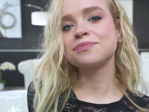 Пожалуйста, можно трахать в анал не так глубоко, попке больно