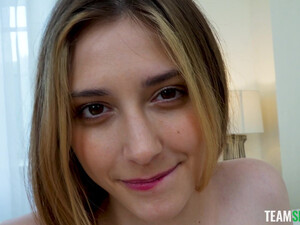 Первокурсница Funky Town получила полную письку свежей спермы на порно кастинге