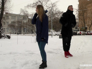 Раком ебут уралочку после сладкого минета