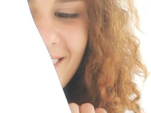 Красивая молодушка мастурбирует письку в русском порно